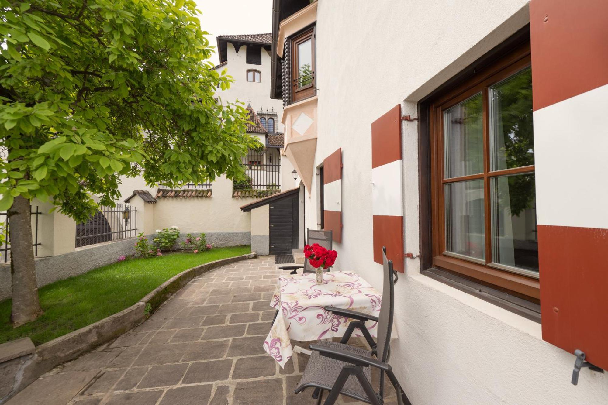 Apartments Schloss Paschbach Appiano Sulla Strada Del Vino Exterior foto